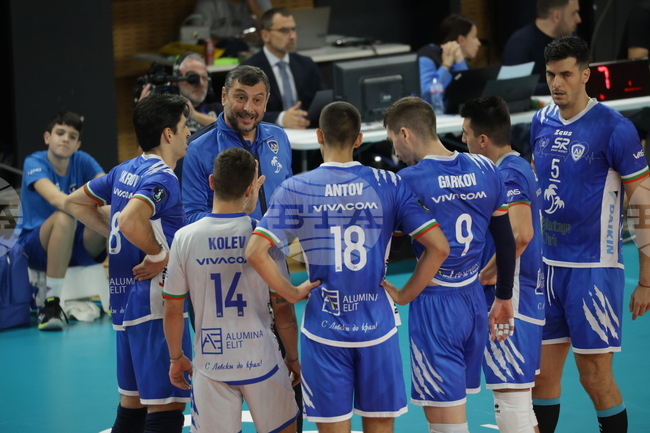 Владимир Гърков и Сен Назер с победа във волейболното първенство на Франция, Туркоан на Венислав Антов загуби