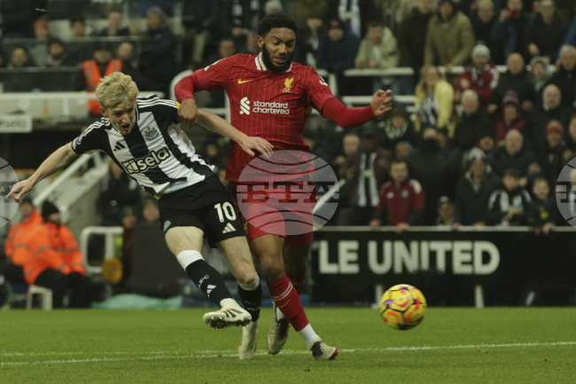 Ливърпул взе само точка при визитата си на Нюкасъл, Арсенал нанесе първа загуба на Манчестър Юнайтед при Рубен Аморим