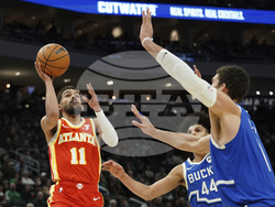 Hawks Bucks Basketball