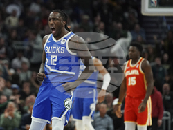 Hawks Bucks Basketball