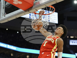 Hawks Bucks Basketball