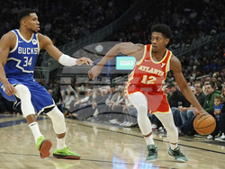 Hawks Bucks Basketball