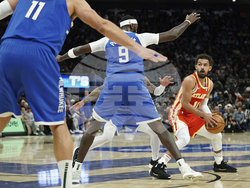 Hawks Bucks Basketball