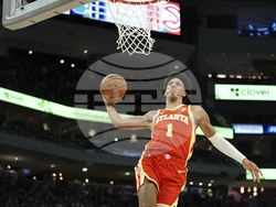 Hawks Bucks Basketball
