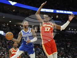 Hawks Bucks Basketball