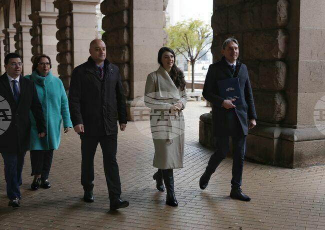От ПП-ДБ внесоха искане в Конституционния съд за тълкуване на текста, съгласно който действащият състав на ВСС може да избира главен прокурор и председател на ВАС