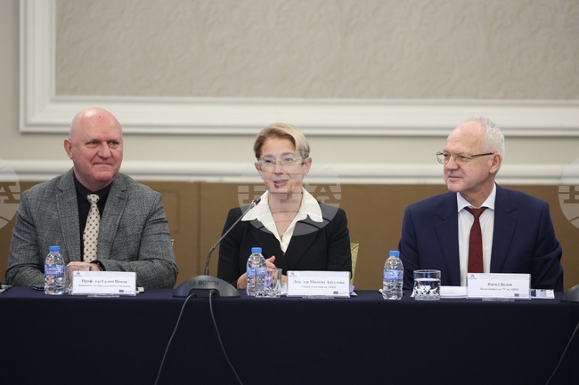 Недостигът на специалисти е сред първите три проблема, посочени от бизнеса в последните 10 години, каза председателят на АИКБ Васил Велев