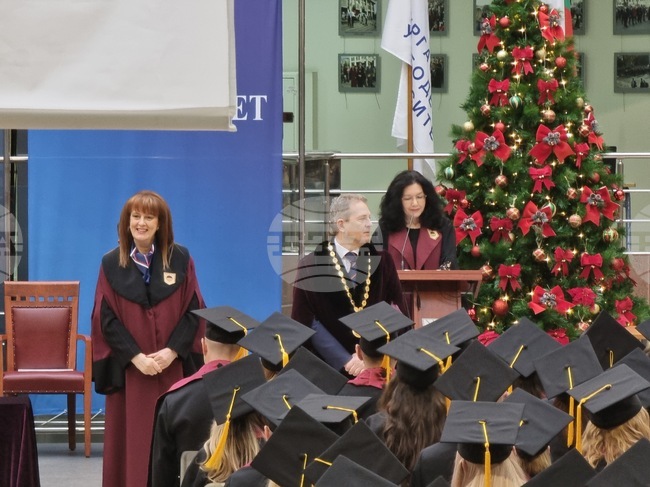 Абсолвентите от випуск 2024 получиха дипломите си на тържествена церемония в Бургаски свободен университет