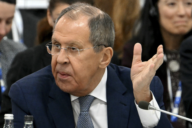 Руският министър на външните работи Сергей Лавров похвали Тръмп за изказването му, че НАТО е основна причина за войната в Украйна