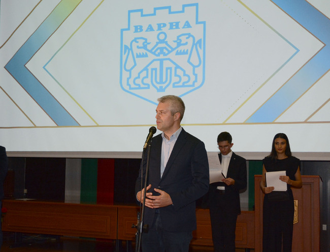 Община Варна: Кметът Благомир Коцев връчи годишните награди на изявени студенти