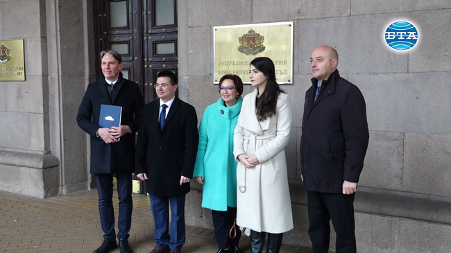 От ПП-ДБ внесоха искане в Конституционния съд за тълкуване на текста, съгласно който действащият състав на ВСС може да избира главен прокурор и председател на ВАС