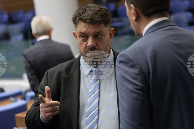 С "ДПС - Ново начало" не сме водили среща и не сме искали подкрепа, заяви Атанас Зафиров