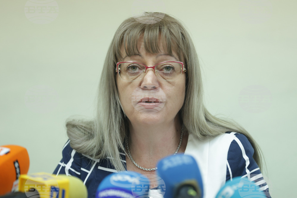 Момиче на пет години и момче на 11 г. са открити с множество прободни рани в таванско помещение във Вакарел, съобщи окръжният прокурор на София Наталия Николова