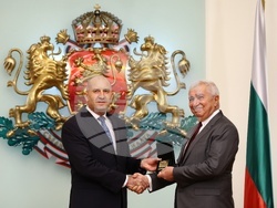 Президент - културни дейци - награждаване - Васил Василев