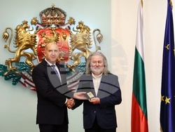 Президент - културни дейци - награждаване - Владислав Кацарски