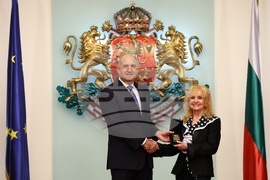 Президент - културни дейци - награждаване - Руска Стоименова