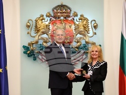 Президент - културни дейци - награждаване - Руска Стоименова