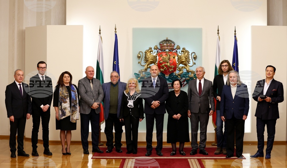 Президент - културни дейци - награждаване