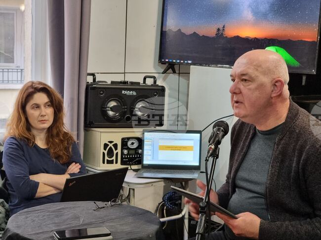 Има сериозна криза в сектора на регионалните и местни медии, каза доц. Орлин Спасов