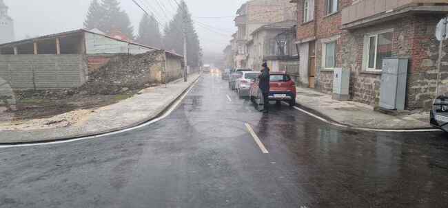 Открита е ремонтираната улица „Петър Горанов“ в град Пещера, съобщиха от местната администрация