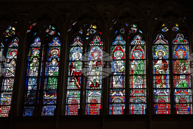 Макетите на новите стъклописи на катедралата "Нотр Дам" в Париж ще бъдат представени през декември