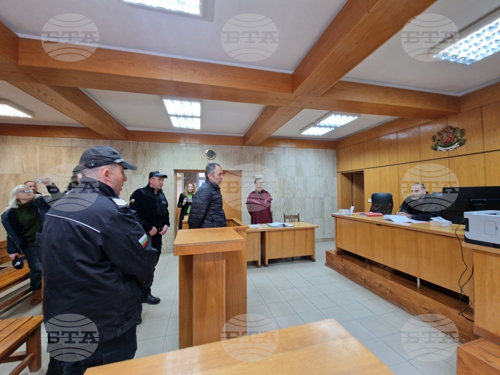 Районен съд - Мадан наложи постоянна мярка „задържане под стража“ на двамата мъже, обвинени в преработване и търговия с огнестрелно оръжие