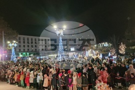 Свищов - коледна елха - запалване на светлините