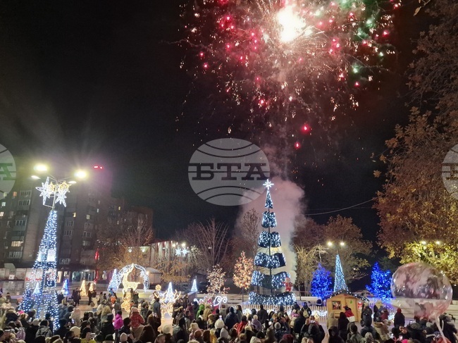 Свищов - коледна елха - запалване на светлините