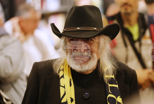 Искам след години, когато хората видят снимките ми, да кажат, че честно съм свидетелствал за времето, в което съм живял, каза Гаро Кешишян