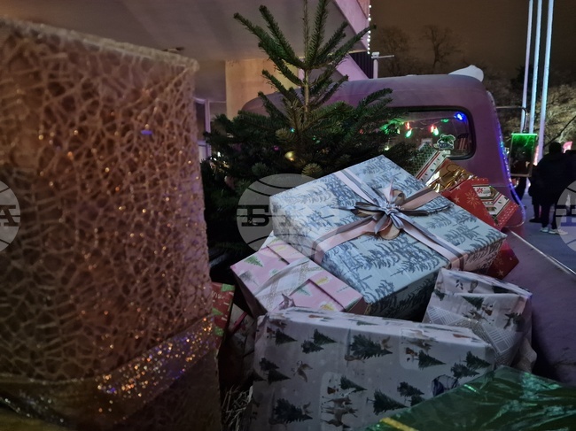 Дядо Коледа е яхнал мотор в детски рисунки, участвали в конкурс в Стара Загора 