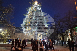 Кубрат - елха - светлини