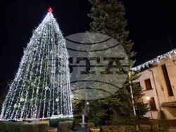 Брезник - коледна елха - запалване