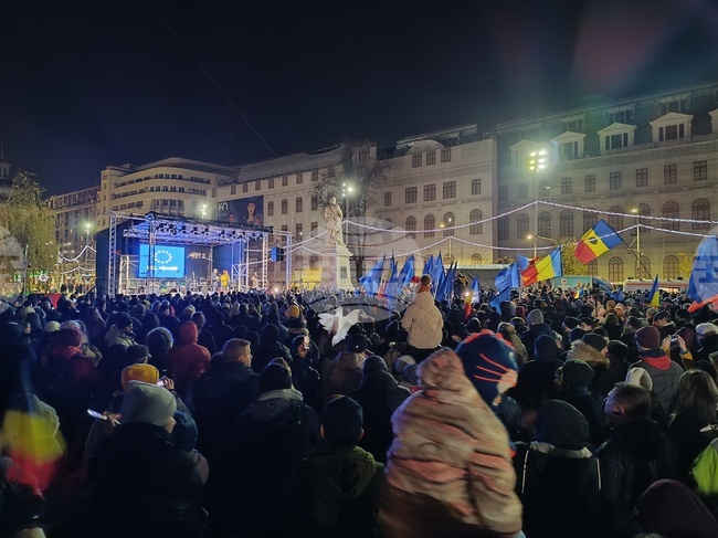 Над 3000 души се събраха на митинг в центъра на Букурещ в подкрепа на демокрацията и на Европа