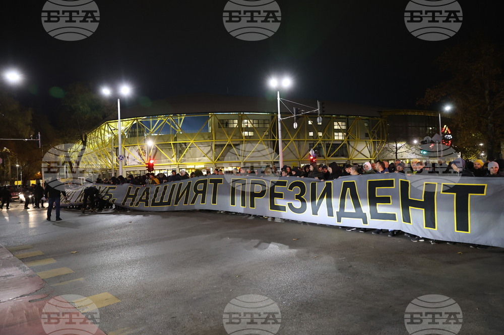 Ботев Пловдив покани на среща политици заради ситуацията със собственика на клуба Антон Зингаревич