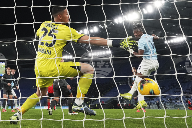 Каляри откупи вратаря Каприле от Наполи