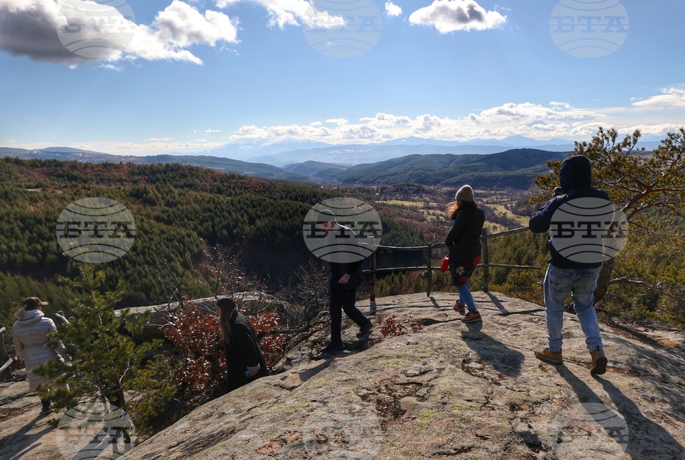 Good Hiking Conditions in Mountains on Thursday