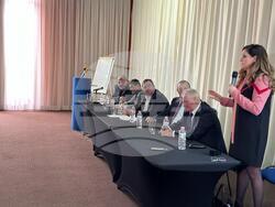 Снимка: Министерство на земеделието - Министърът на земеделието Явор Гечев откри национална среща на производители на плодове и зеленчуци в Пловдив. 