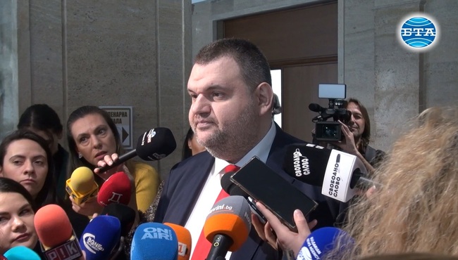 Наталия Киселова не е наш кандидат, ще решим как да гласуваме, заяви Делян Пеевски