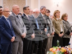 Министър Галин Цоков отличи с почетна грамота Синдиката "Образование" към КТ "Подкрепа" за неговата 35-годишнина. Снимка: МОН 