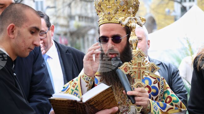 Митрополит Арсений отслужи молебен и освети рибен курбан в Бургас за празника на града 