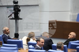 Парламент - първо заседание