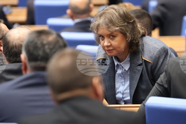 Непотърсена подкрепа не получаваме, г-н Пеевски, заяви Наталия Киселова, кандидатът на левицата за поста председател на парламента