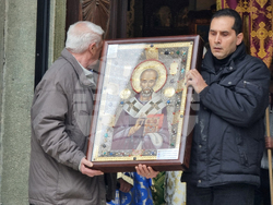 Ямбол - икона с мощи на свети Николай Чудотворец