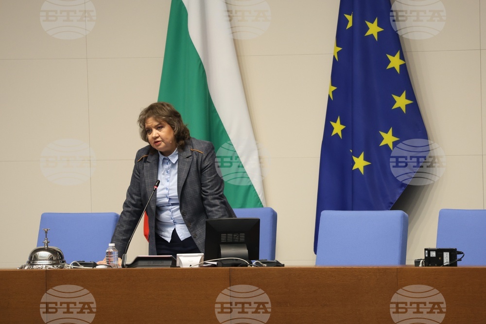 Една друга България е възможна, написа председателят на парламента Наталия Киселова и благодари за подкрепата със стих на Вапцаров