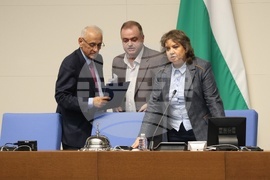 Парламент - първо заседание