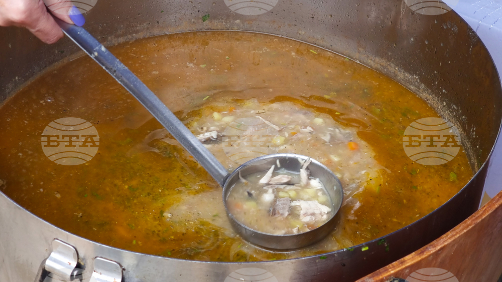 На Никулден по традиция Община Ловеч ще осигури на гражданите рибена чорба