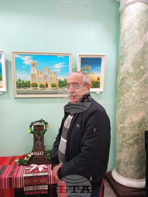 Изложба на самоук художник от български произход бе открита в Българския център в Одеса