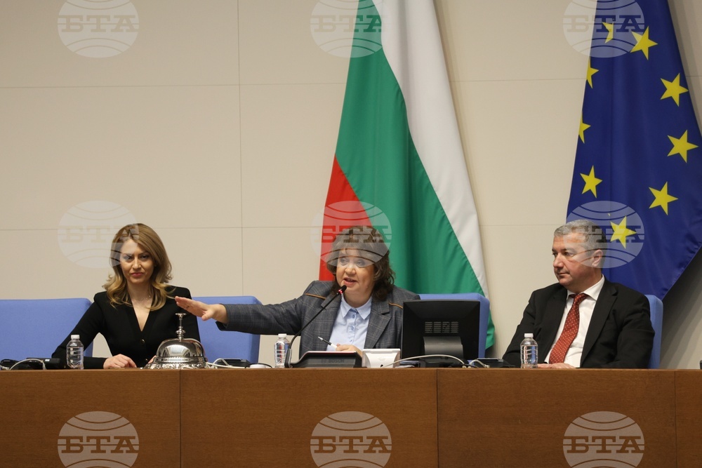 Parliament Finally Elects Leader, Gets Down to Business