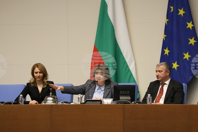 Parliament Finally Elects Leader, Gets Down to Business