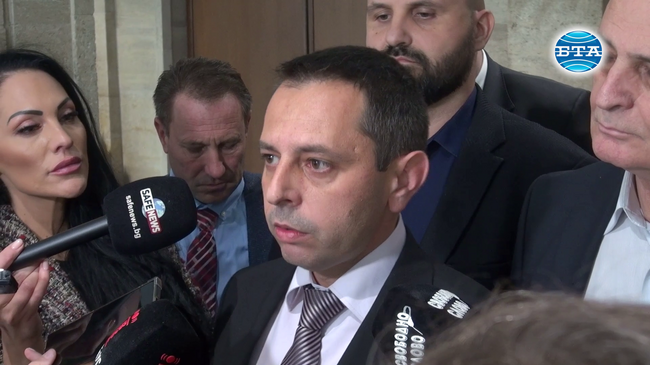 Днес Делян Пеевски седна на най-високата трибуна в България – на председателския стол на Народно събрание, коментира Кирил Веселински от МЕЧ